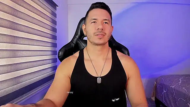 Snapshot of ransoj chatting on 11.26.25 ransoj online show from 11.26.25