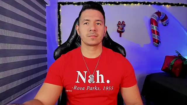 Snapshot of ransoj chatting on 12.19.25 ransoj online show from 12.19.25