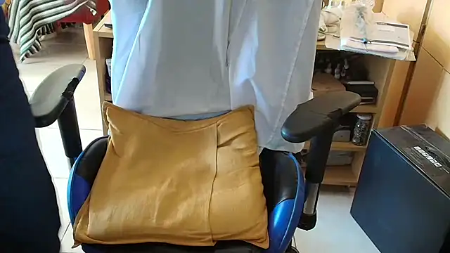 Snapshot of angelgarcia269 chatting on 11.03.25 angelgarcia269 online show from 11.03.25