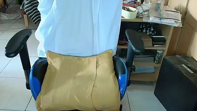 Snapshot of angelgarcia269 chatting on 11.04.25 angelgarcia269 online show from 11.04.25