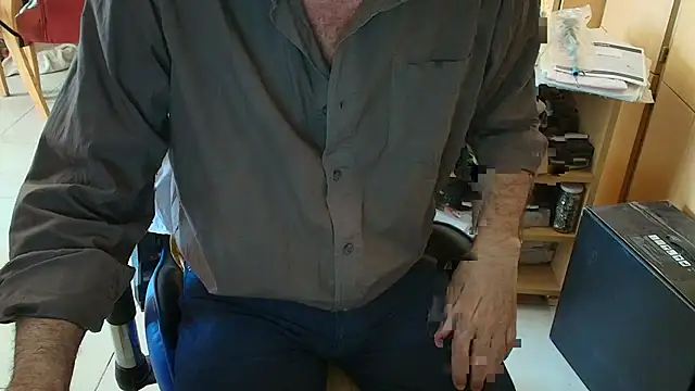 Snapshot of angelgarcia269 chatting on 11.05.25 angelgarcia269 online show from 11.05.25