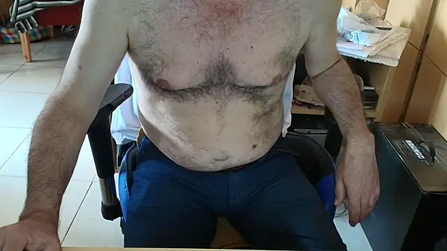 Snapshot of angelgarcia269 chatting on 11.16.25 angelgarcia269 online show from 11.16.25