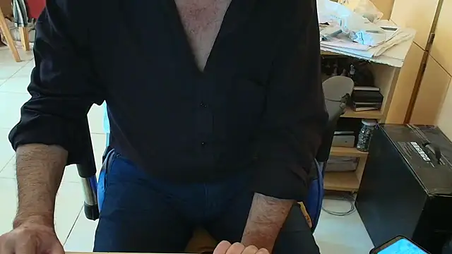 Snapshot of angelgarcia269 chatting on 11.17.25 angelgarcia269 online show from 11.17.25