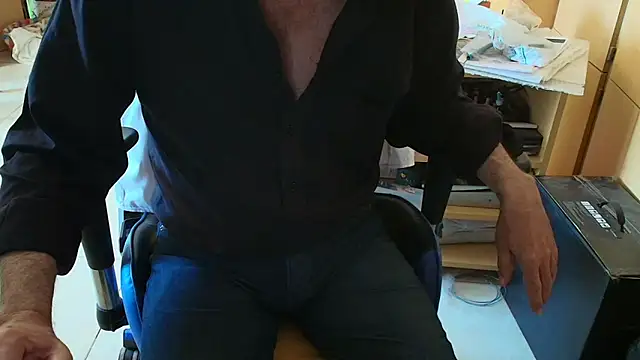 Snapshot of angelgarcia269 chatting on 11.18.25 angelgarcia269 online show from 11.18.25