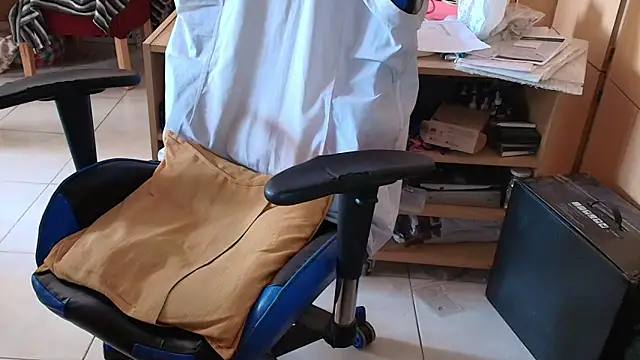 Snapshot of angelgarcia269 chatting on 11.20.25 angelgarcia269 online show from 11.20.25