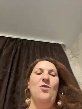 Snapshot of Taisia_W chatting on 12.05.25 Taisia W online show from 12.05.25