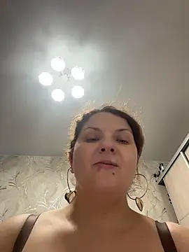 Snapshot of Taisia_W chatting on 12.17.25 Taisia W online show from 12.17.25