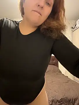 Snapshot of Taisia_W chatting on 12.19.25 Taisia W online show from 12.19.25