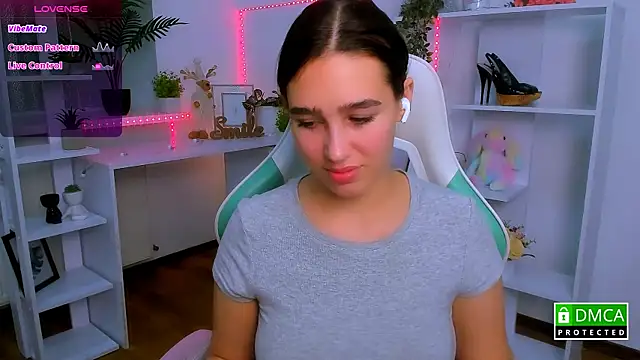  Eliizabeth  online show from 11.25.25