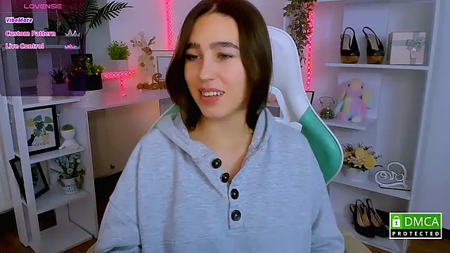  Eliizabeth  online show from 12.15.25