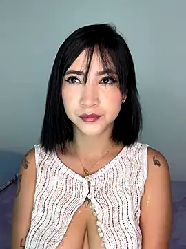 emma woods  online show from 10.29.25