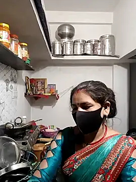 Snapshot of Riyaa-Devi chatting on 12.18.24 Riyaa-Devi online show from 12.18.24