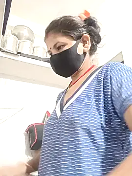Snapshot of Riyaa-Devi chatting on 12.19.24 Riyaa-Devi online show from 12.19.24