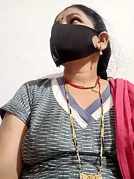 Snapshot of Riyaa-Devi chatting on 02.01.25 Riyaa-Devi online show from 02.01.25
