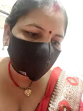 Snapshot of Riyaa-Devi chatting on 02.22.25 Riyaa-Devi online show from 02.22.25