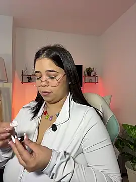 tati reyess online show from 10.06.25