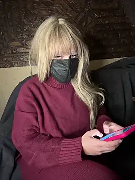 Snapshot of Mayoosh6 chatting on 02.08.25 Mayoosh6 online show from 02.08.25