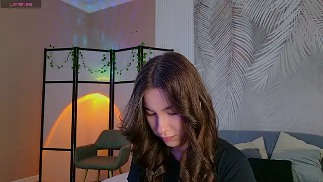 Snapshot of Marie_Diaze chatting on 06.17.26 Marie Diaze online show from 06.17.26
