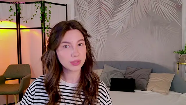 Snapshot of Marie_Diaze chatting on 07.18.26 Marie Diaze online show from 07.18.26