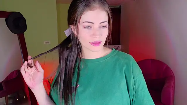 Snapshot of Emma__Blanco chatting on 12.17.25 Emma Blanco online show from 12.17.25