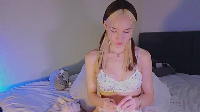 Snapshot of shey1i chatting on 03.01.26 shey1i online show from 03.01.26