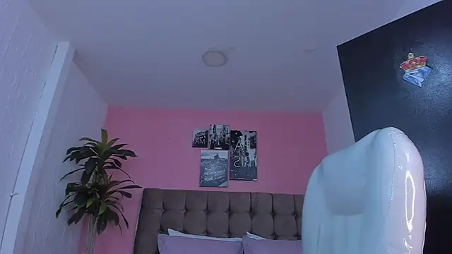 aleja cute  online show from 01.21.25