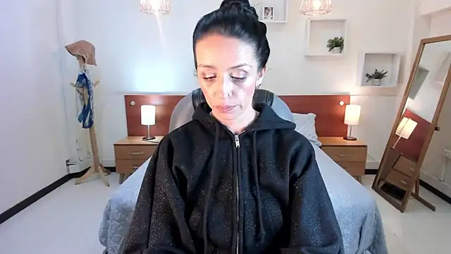 Kristen Garner online show from 01.24.25