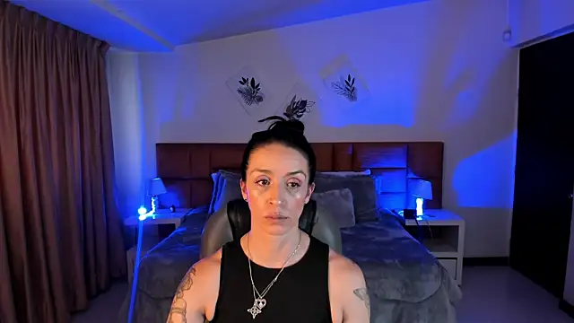 Kristen Garner online show from 11.08.25