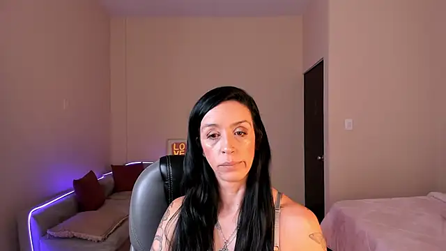 Snapshot of Kristen_Garner chatting on 05.19.26 Kristen Garner online show from 05.19.26
