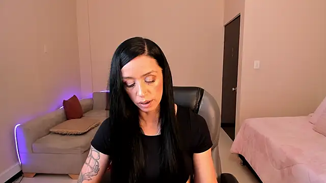 Snapshot of Kristen_Garner chatting on 05.30.26 Kristen Garner online show from 05.30.26