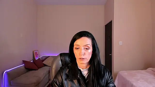 Snapshot of Kristen_Garner chatting on 06.18.26 Kristen Garner online show from 06.18.26