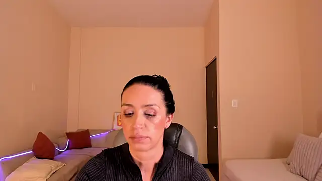 Snapshot of Kristen_Garner chatting on 07.30.26 Kristen Garner online show from 07.30.26