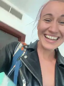 Snapshot of Dina-Light chatting on 02.20.25 Dina-Light online show from 02.20.25