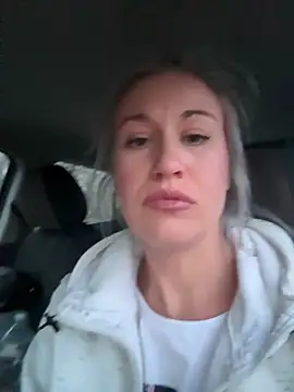 Snapshot of Dina-Light chatting on 03.22.25 Dina-Light online show from 03.22.25