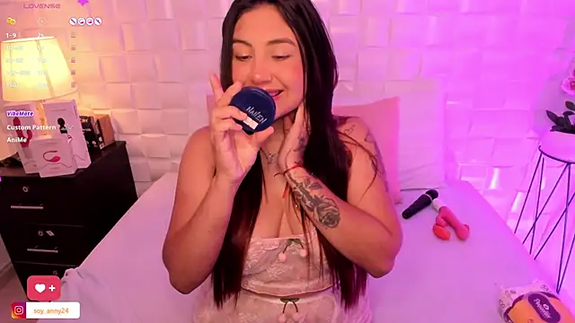 Snapshot of anny_rouse24 chatting on 02.11.25 anny rouse24 online show from 02.11.25