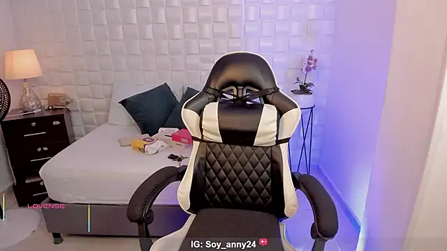 Snapshot of anny_rouse24 chatting on 01.06.26 anny rouse24 online show from 01.06.26