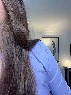 Snapshot of AmelieLaurent_ chatting on 04.27.26 AmelieLaurent online show from 04.27.26