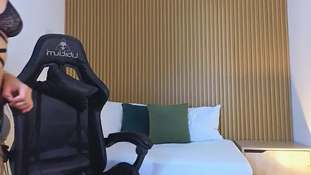 riley sierra online show from 02.12.25