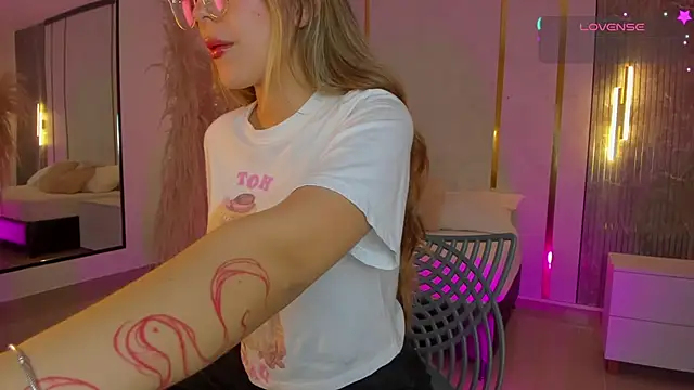 riley sierra online show from 06.20.26