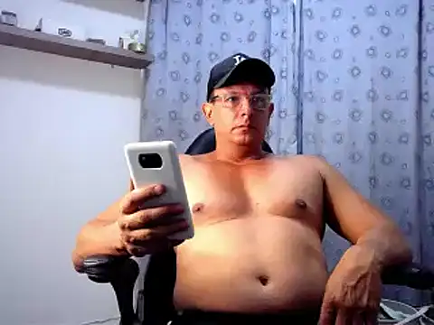 Snapshot of pedropicapi chatting on 02.14.25 pedropicapi online show from 02.14.25