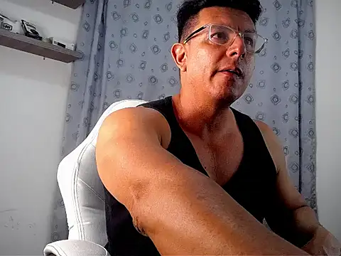 Snapshot of pedropicapi chatting on 12.18.25 pedropicapi online show from 12.18.25