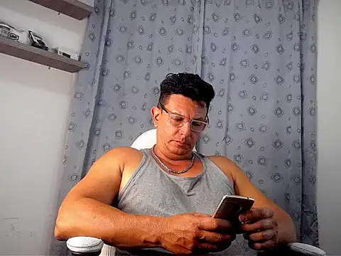 Snapshot of pedropicapi chatting on 12.20.25 pedropicapi online show from 12.20.25