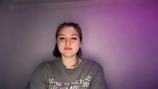 Snapshot of Isabel-Bailey chatting on 11.18.25 Isabel-Bailey online show from 11.18.25