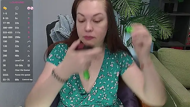 Snapshot of CutieGinger chatting on 11.01.25 CutieGinger online show from 11.01.25