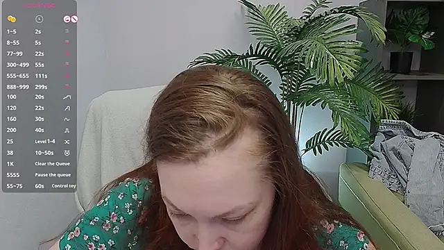 Snapshot of CutieGinger chatting on 11.05.25 CutieGinger online show from 11.05.25