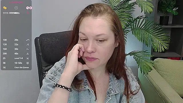 Snapshot of CutieGinger chatting on 11.07.25 CutieGinger online show from 11.07.25