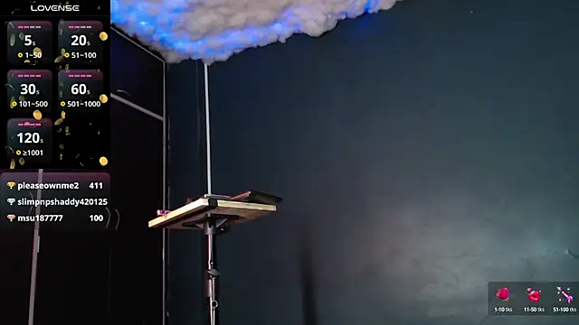 Snapshot of Layla_miss chatting on 12.18.24 Layla miss online show from 12.18.24