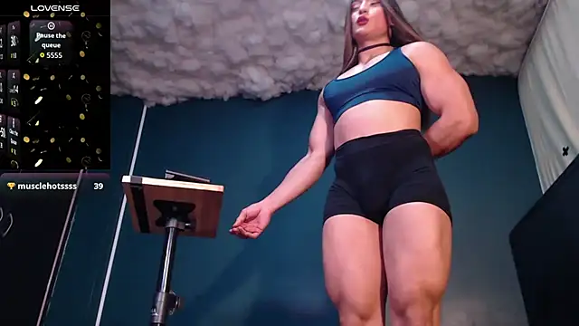 Snapshot of Layla_miss chatting on 09.10.25 Layla miss online show from 09.10.25