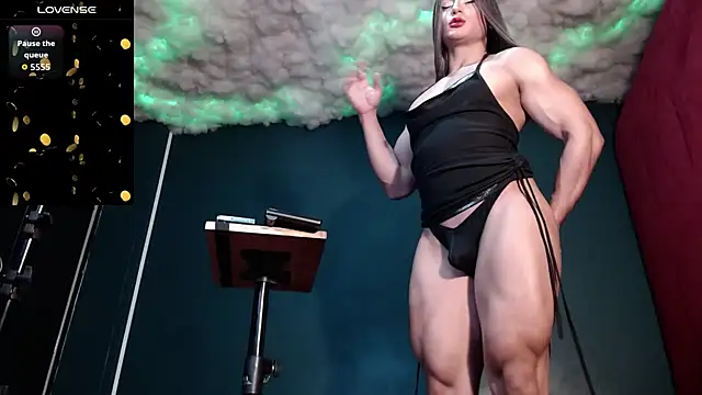 Snapshot of Layla_miss chatting on 11.14.25 Layla miss online show from 11.14.25