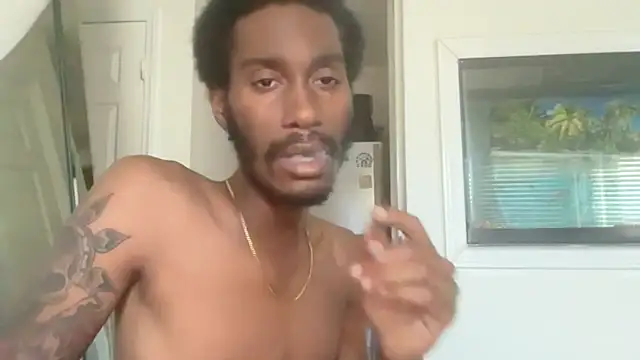 Snapshot of ITSONLYKENNY chatting on 10.14.25 ITSONLYKENNY online show from 10.14.25